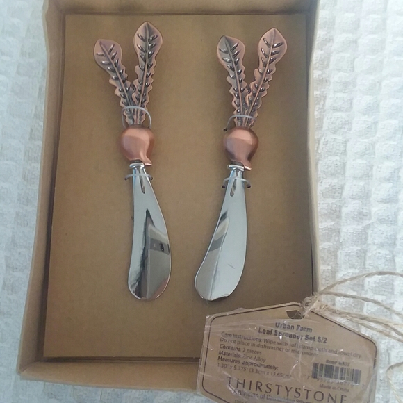 URBANFARM Spreaders With Beet Handles - Picture 2 of 3